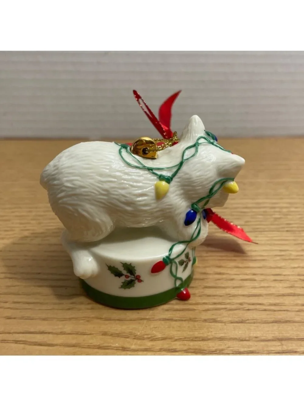 Spode Christmas Tree Cat Kitty Ornament w Lights and Red Bow Ceramic 3.5 Inches